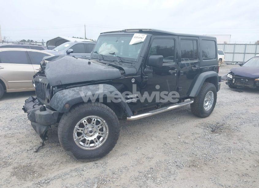 Photo 2 of 2014 Jeep Wrangler UNLIMITED SPORT (VIN 1C4BJWDG5EL292444)