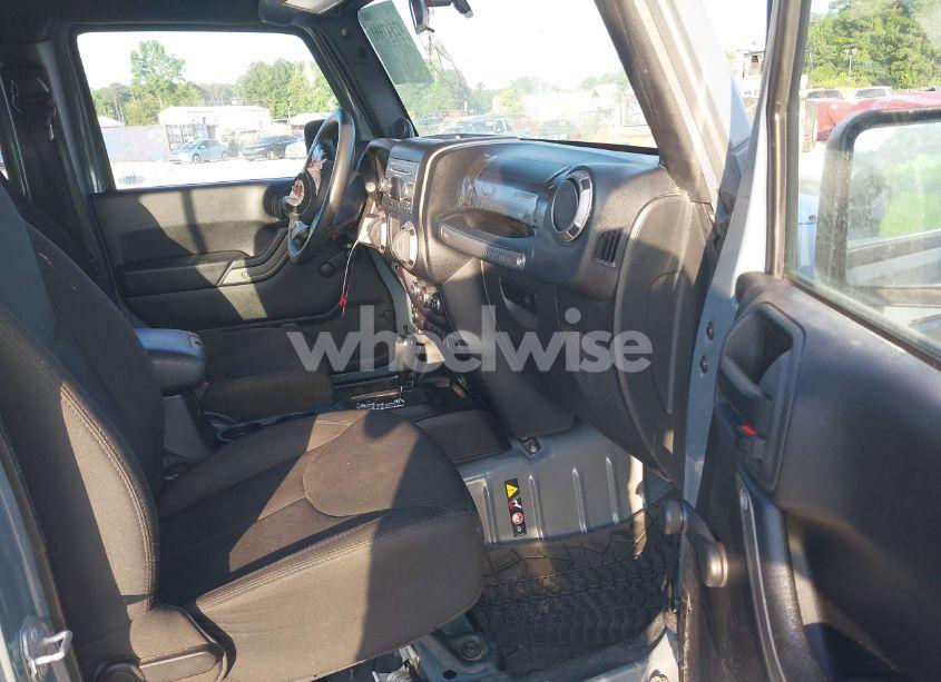 Photo 5 of 2014 Jeep Wrangler UNLIMITED SPORT (VIN 1C4BJWDG5EL327225)