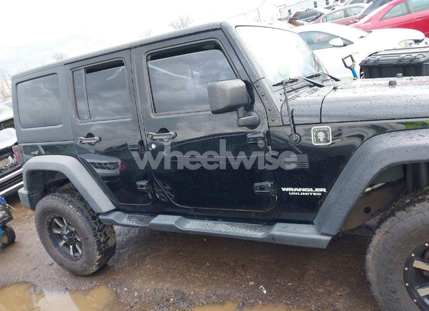 Photo 13 of 2015 Jeep Wrangler UNLIMITED SPORT (VIN 1C4BJWDG5FL526311)