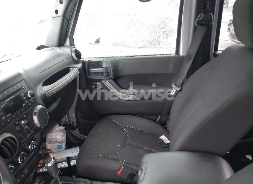 Photo 5 of 2015 Jeep Wrangler UNLIMITED SPORT (VIN 1C4BJWDG5FL685474)