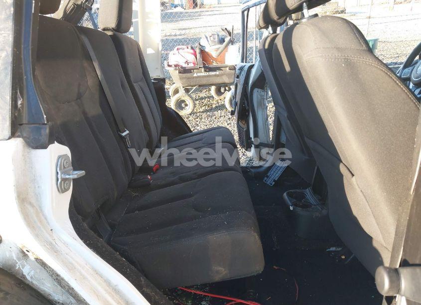 Photo 8 of 2016 Jeep Wrangler UNLIMITED SPORT (VIN 1C4BJWDG5GL220663)