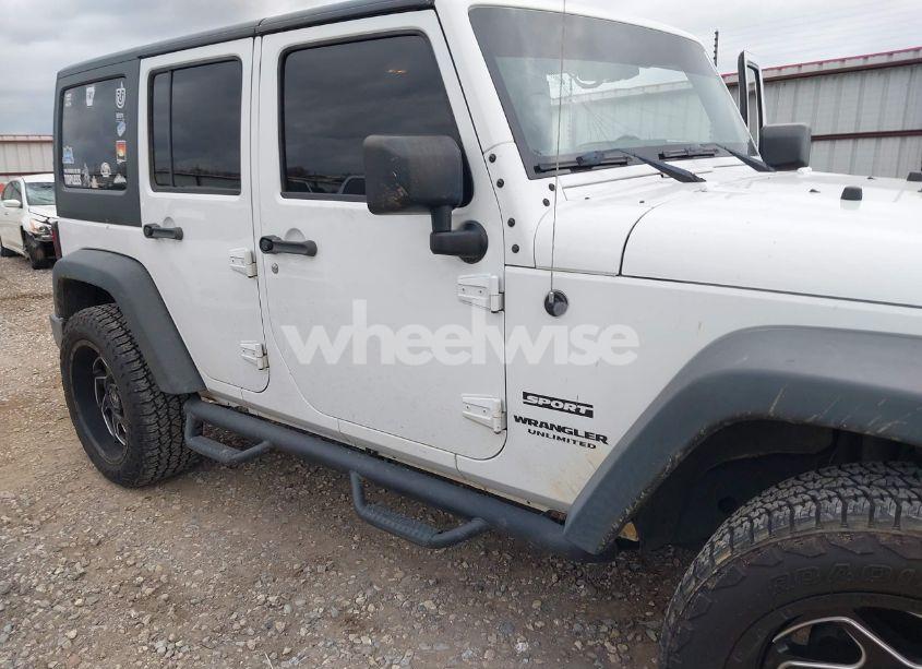 Photo 6 of 2016 Jeep Wrangler UNLIMITED SPORT (VIN 1C4BJWDG5GL286310)
