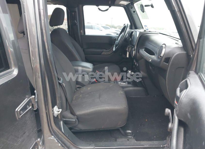 Photo 5 of 2017 Jeep Wrangler UNLIMITED SPORT 4X4 (VIN 1C4BJWDG5HL554161)