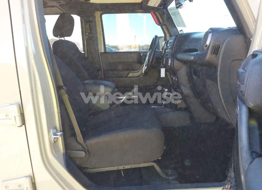 Photo 5 of 2017 Jeep Wrangler UNLIMITED SPORT 4X4 (VIN 1C4BJWDG5HL570246)