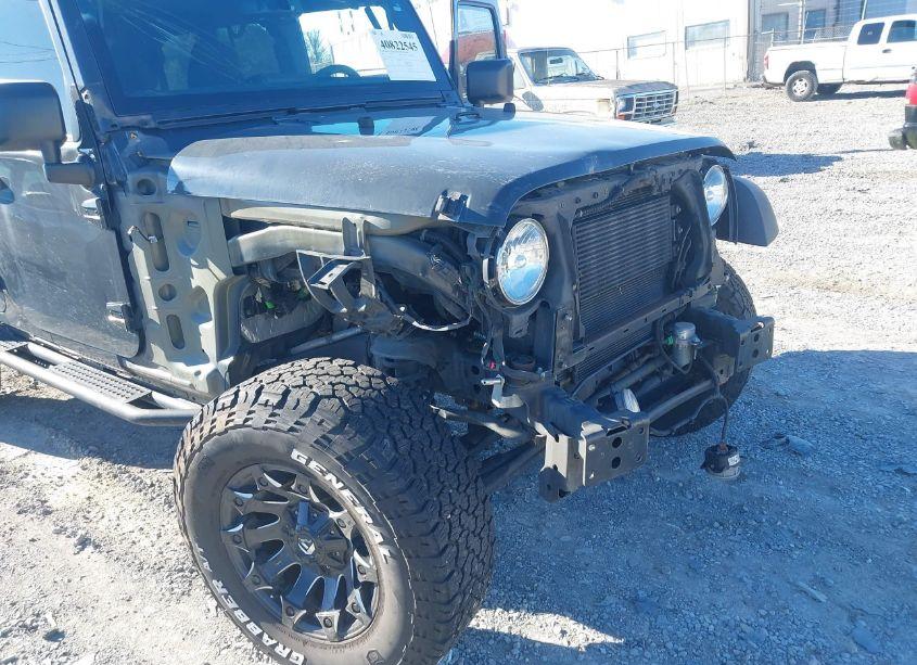 Photo 6 of 2017 Jeep Wrangler UNLIMITED SPORT 4X4 (VIN 1C4BJWDG5HL606727)