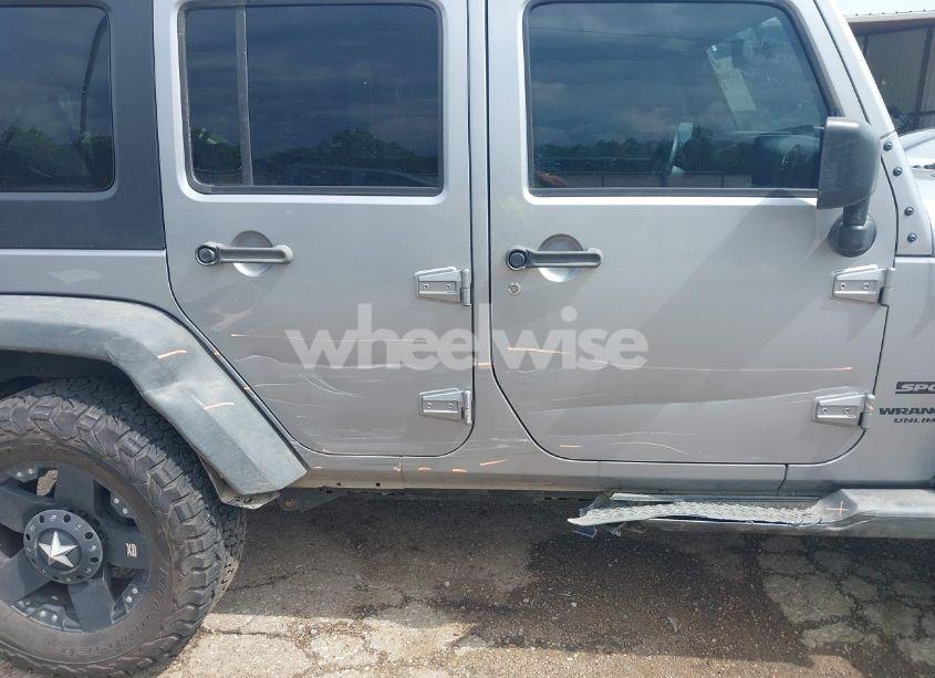 Photo 6 of 2017 Jeep Wrangler UNLIMITED SPORT 4X4 (VIN 1C4BJWDG5HL631286)