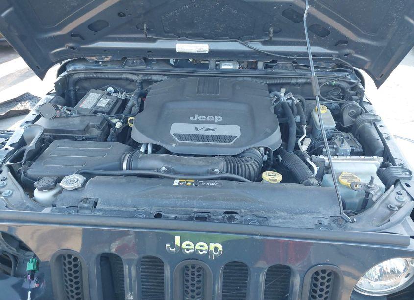 Photo 10 of 2018 Jeep Wrangler JK UNLIMITED SPORT S 4X4 (VIN 1C4BJWDG5JL804522)