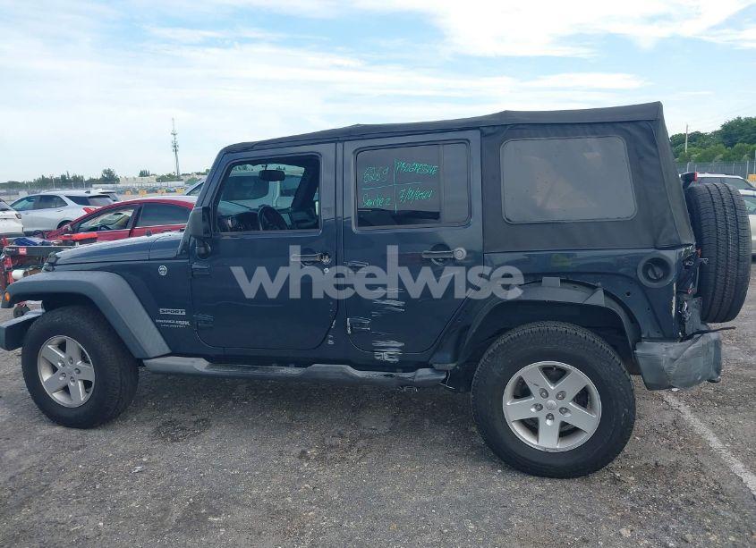 Photo 14 of 2018 Jeep Wrangler JK UNLIMITED SPORT S 4X4 (VIN 1C4BJWDG5JL858936)