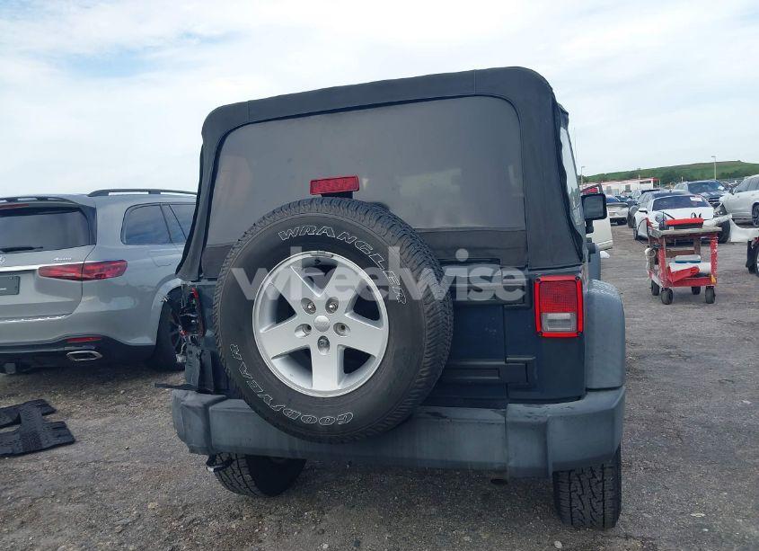 Photo 16 of 2018 Jeep Wrangler JK UNLIMITED SPORT S 4X4 (VIN 1C4BJWDG5JL858936)