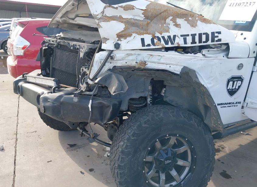 Photo 6 of 2014 Jeep Wrangler UNLIMITED SPORT (VIN 1C4BJWDG6EL130452)