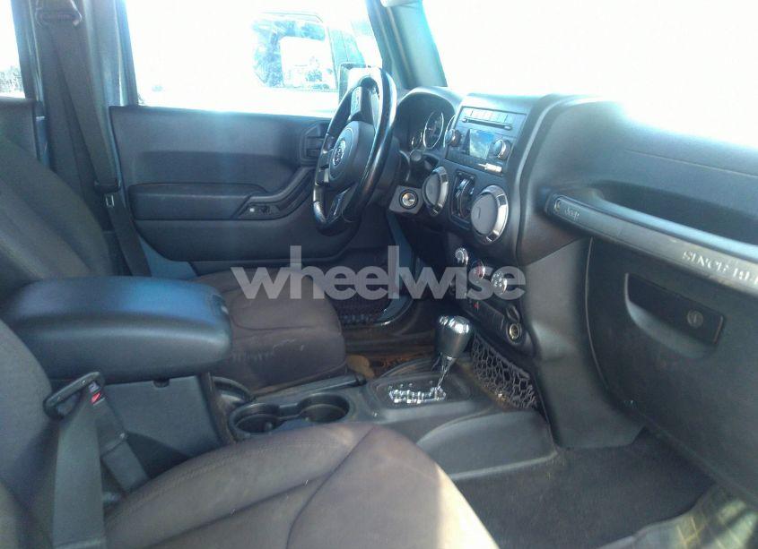 Photo 5 of 2015 Jeep Wrangler UNLIMITED SPORT (VIN 1C4BJWDG6FL520551)
