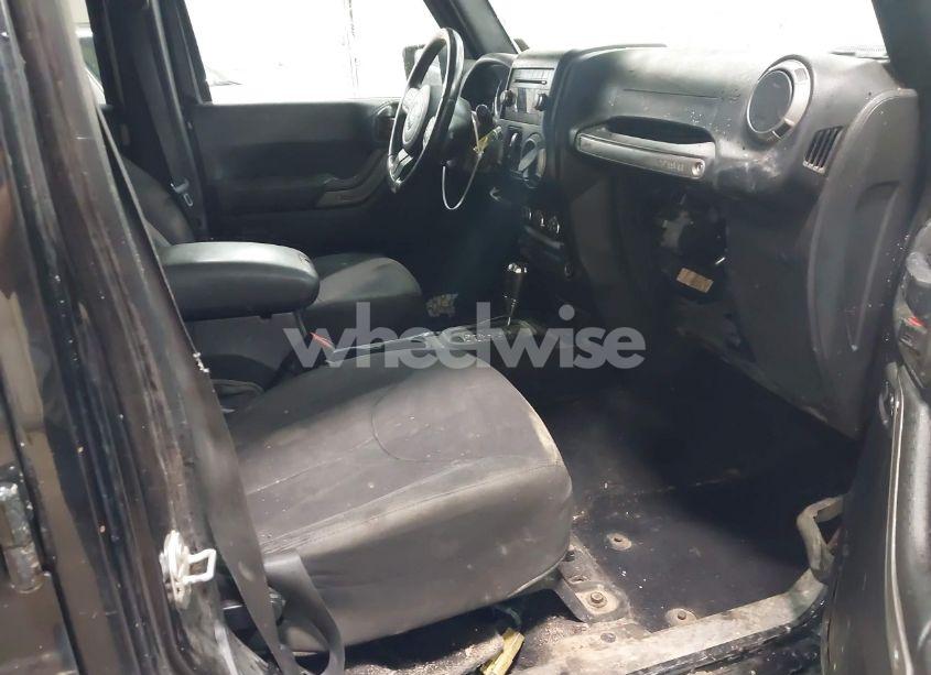 Photo 5 of 2015 Jeep Wrangler UNLIMITED SPORT (VIN 1C4BJWDG6FL533882)