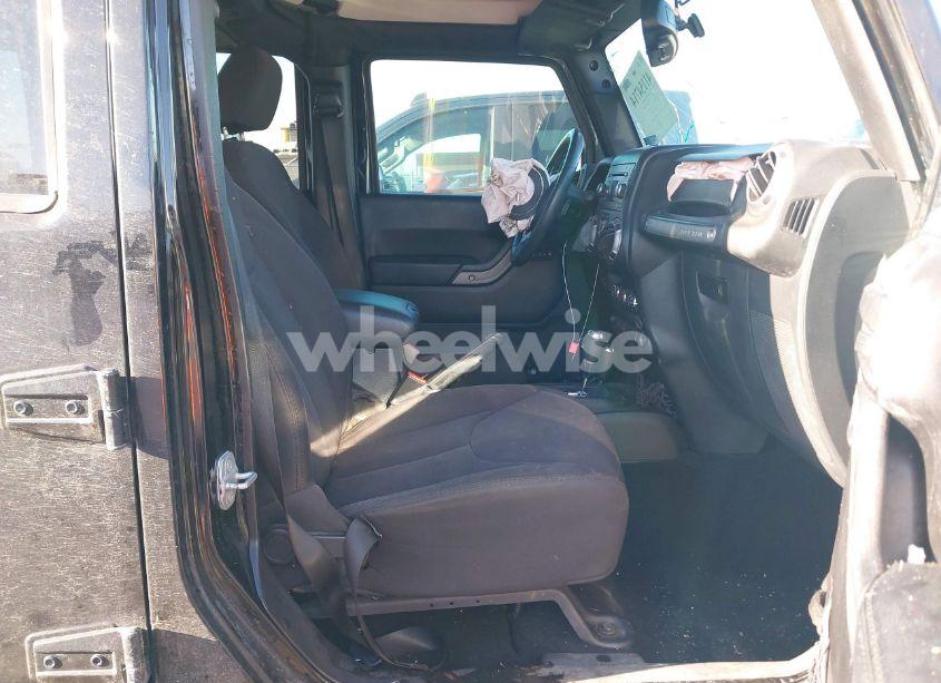 Photo 5 of 2015 Jeep Wrangler UNLIMITED SPORT (VIN 1C4BJWDG6FL605485)