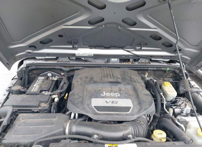 Photo 10 of 2015 Jeep Wrangler UNLIMITED SPORT (VIN 1C4BJWDG6FL610394)