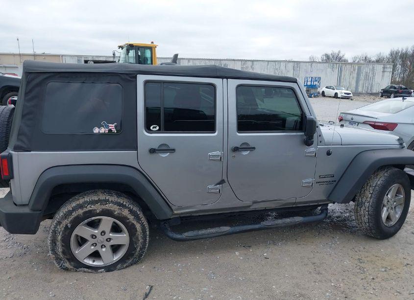 Photo 13 of 2015 Jeep Wrangler UNLIMITED SPORT (VIN 1C4BJWDG6FL610394)