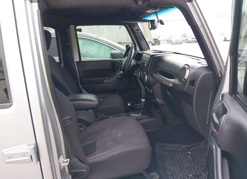 Photo 5 of 2015 Jeep Wrangler UNLIMITED SPORT (VIN 1C4BJWDG6FL610394)