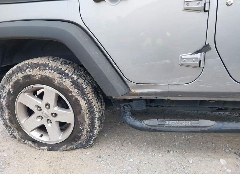 Photo 6 of 2015 Jeep Wrangler UNLIMITED SPORT (VIN 1C4BJWDG6FL610394)