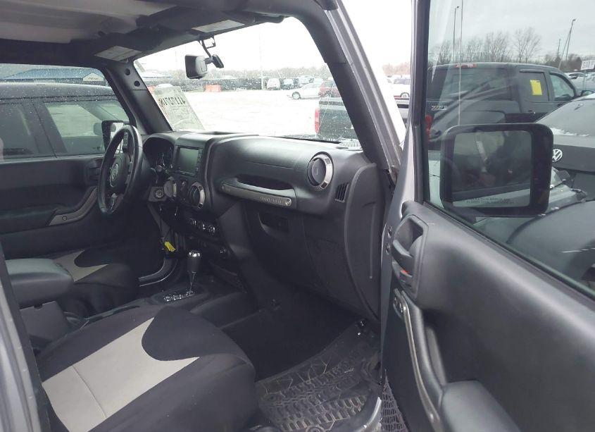 Photo 5 of 2015 Jeep Wrangler UNLIMITED SPORT (VIN 1C4BJWDG6FL684835)