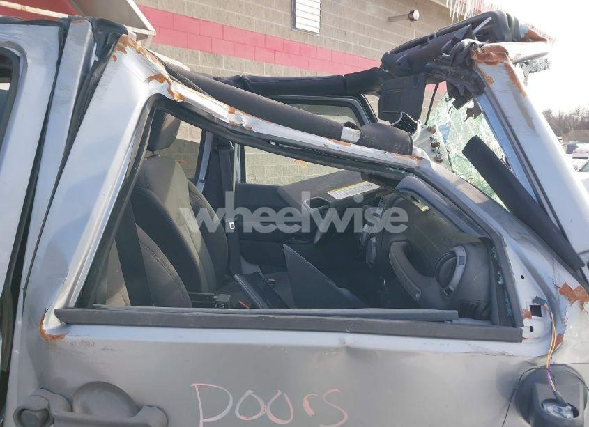 Photo 5 of 2015 Jeep Wrangler UNLIMITED SPORT (VIN 1C4BJWDG6FL745701)