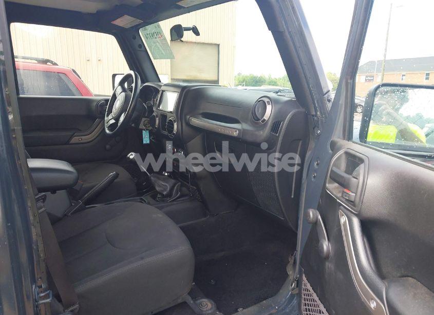 Photo 5 of 2017 Jeep Wrangler UNLIMITED SPORT 4X4 (VIN 1C4BJWDG6HL507706)