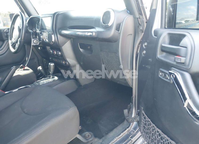 Photo 5 of 2017 Jeep Wrangler UNLIMITED SPORT (VIN 1C4BJWDG6HL608471)