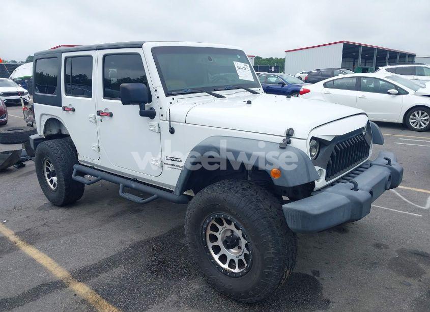 2018 Jeep Wrangler JK UNLIMITED SPORT S 4X4 (VIN 1C4BJWDG6JL818719) main photo