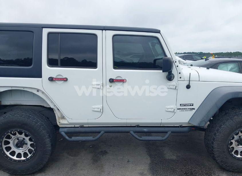 Photo 13 of 2018 Jeep Wrangler JK UNLIMITED SPORT S 4X4 (VIN 1C4BJWDG6JL818719)