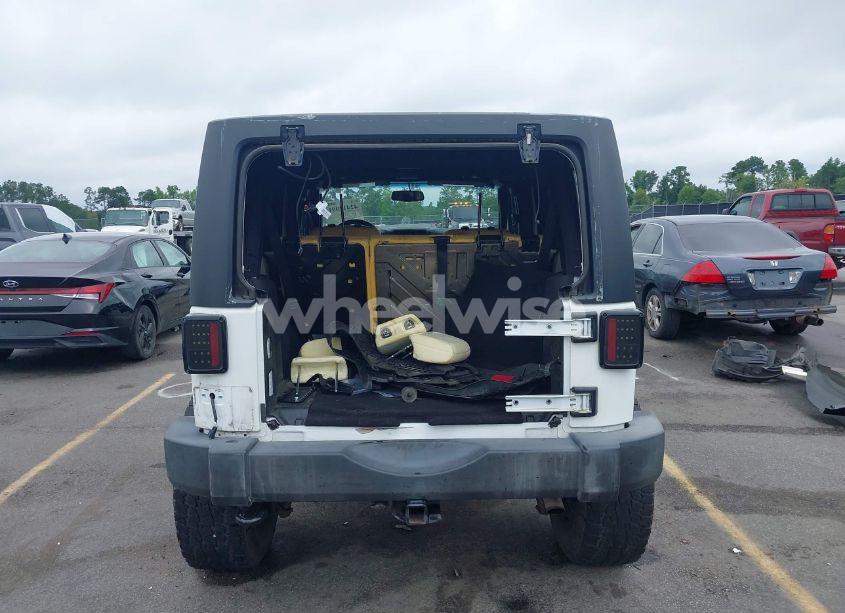 Photo 16 of 2018 Jeep Wrangler JK UNLIMITED SPORT S 4X4 (VIN 1C4BJWDG6JL818719)
