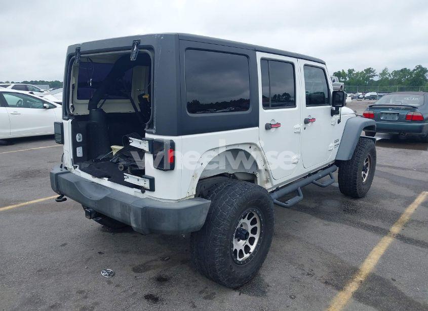 Photo 4 of 2018 Jeep Wrangler JK UNLIMITED SPORT S 4X4 (VIN 1C4BJWDG6JL818719)