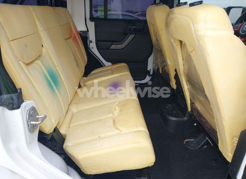 Photo 8 of 2018 Jeep Wrangler JK UNLIMITED SPORT S 4X4 (VIN 1C4BJWDG6JL818719)