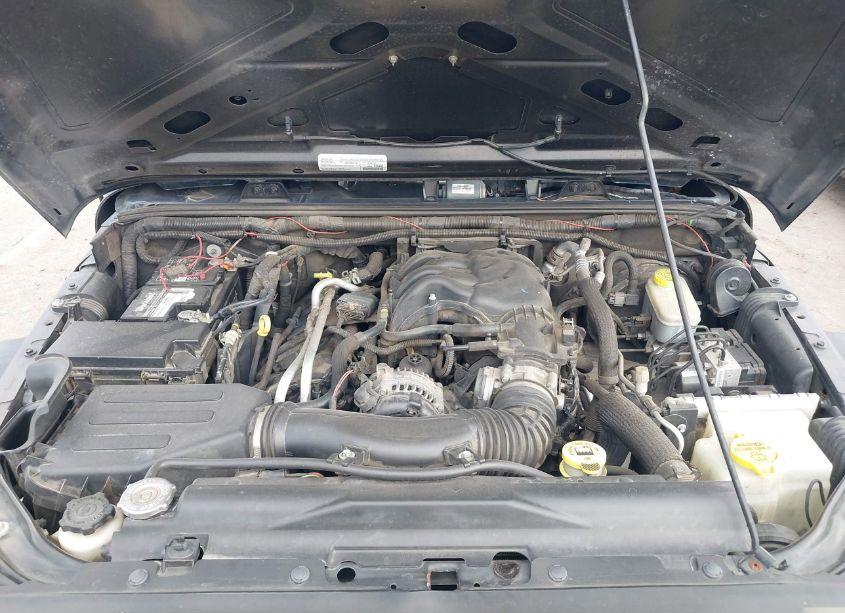 Photo 10 of 2018 Jeep Wrangler JK UNLIMITED SPORT 4X4 (VIN 1C4BJWDG6JL822916)