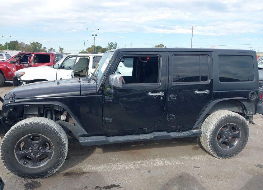 Photo 14 of 2018 Jeep Wrangler JK UNLIMITED SPORT 4X4 (VIN 1C4BJWDG6JL822916)