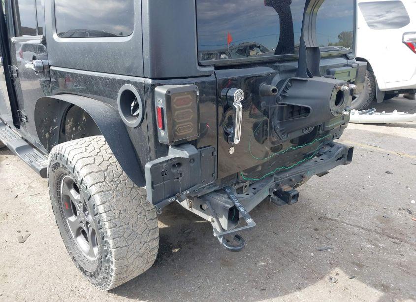 Photo 6 of 2018 Jeep Wrangler JK UNLIMITED SPORT 4X4 (VIN 1C4BJWDG6JL822916)