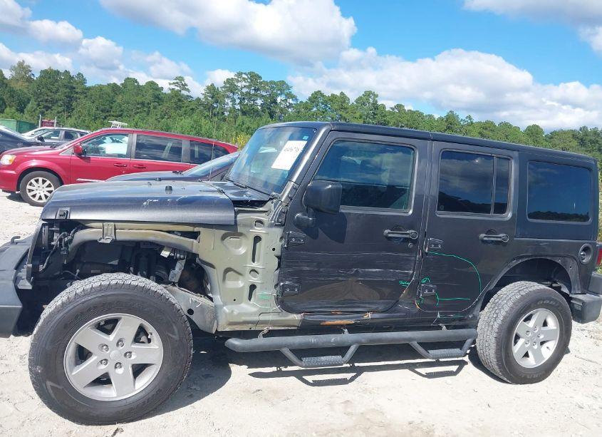 Photo 14 of 2018 Jeep Wrangler JK UNLIMITED SPORT S 4X4 (VIN 1C4BJWDG6JL828960)