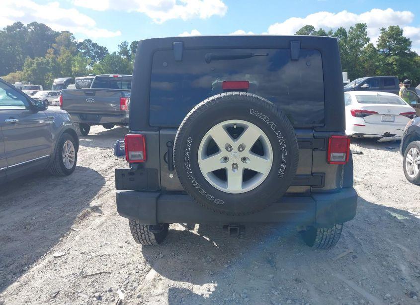 Photo 16 of 2018 Jeep Wrangler JK UNLIMITED SPORT S 4X4 (VIN 1C4BJWDG6JL828960)