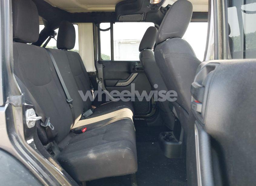 Photo 8 of 2018 Jeep Wrangler JK UNLIMITED SPORT S 4X4 (VIN 1C4BJWDG6JL854359)