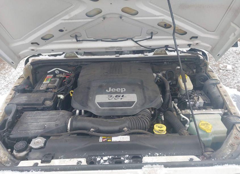 Photo 10 of 2013 Jeep Wrangler UNLIMITED SPORT (VIN 1C4BJWDG7DL579511)