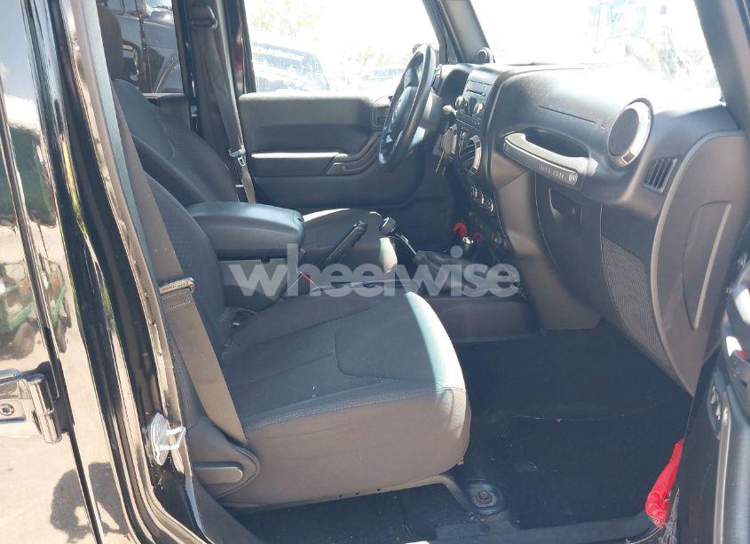 Photo 5 of 2013 Jeep Wrangler UNLIMITED SPORT (VIN 1C4BJWDG7DL583686)