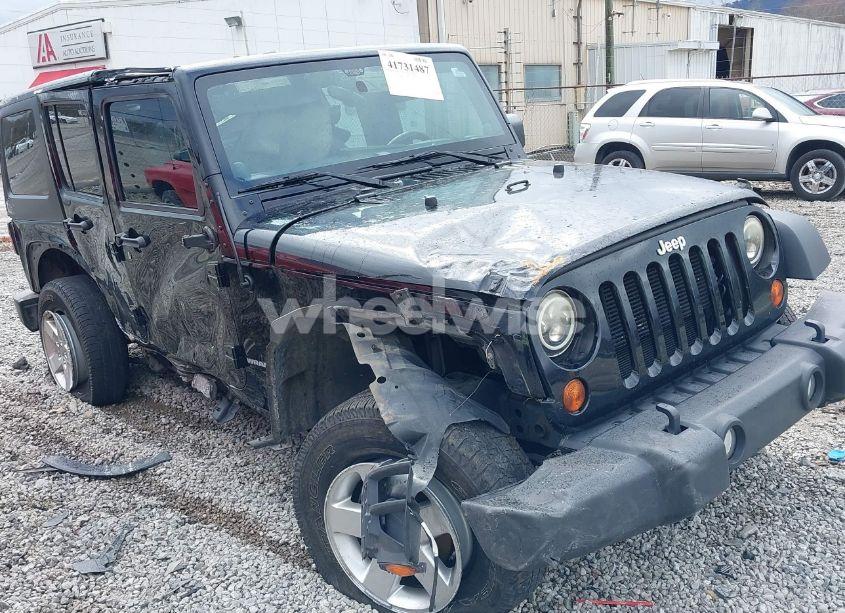 2013 Jeep Wrangler UNLIMITED SPORT (VIN 1C4BJWDG7DL669001) main photo