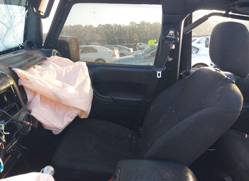 Photo 5 of 2014 Jeep Wrangler UNLIMITED SPORT (VIN 1C4BJWDG7EL119878)