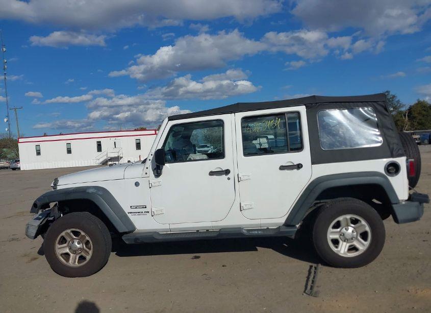 Photo 14 of 2014 Jeep Wrangler UNLIMITED SPORT (VIN 1C4BJWDG7EL309695)