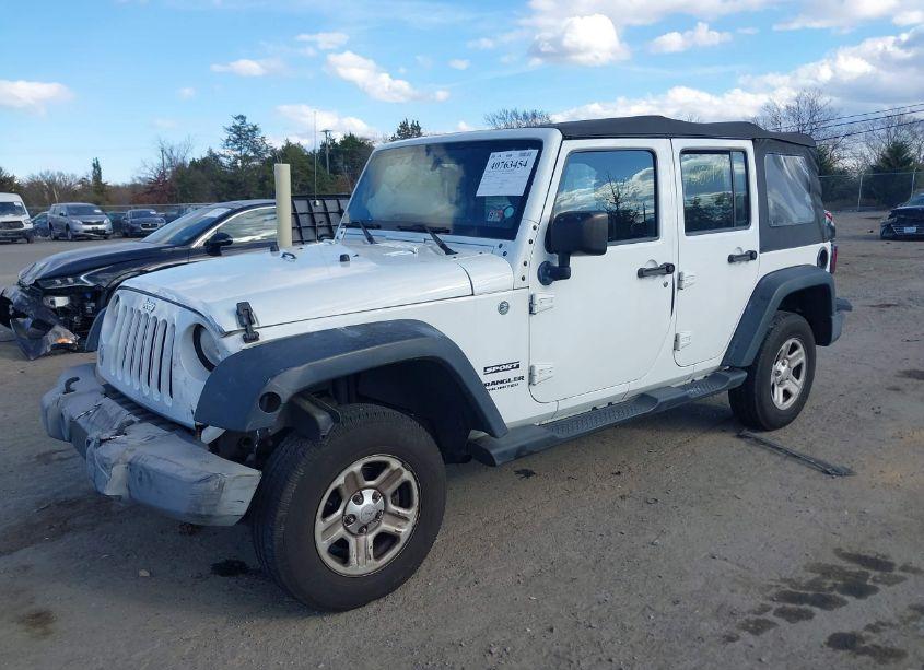 Photo 2 of 2014 Jeep Wrangler UNLIMITED SPORT (VIN 1C4BJWDG7EL309695)