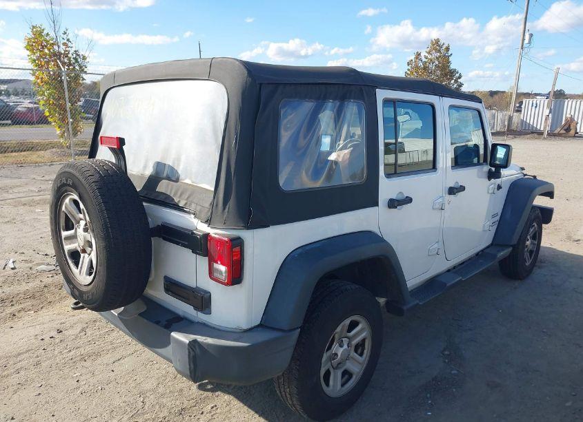Photo 4 of 2014 Jeep Wrangler UNLIMITED SPORT (VIN 1C4BJWDG7EL309695)