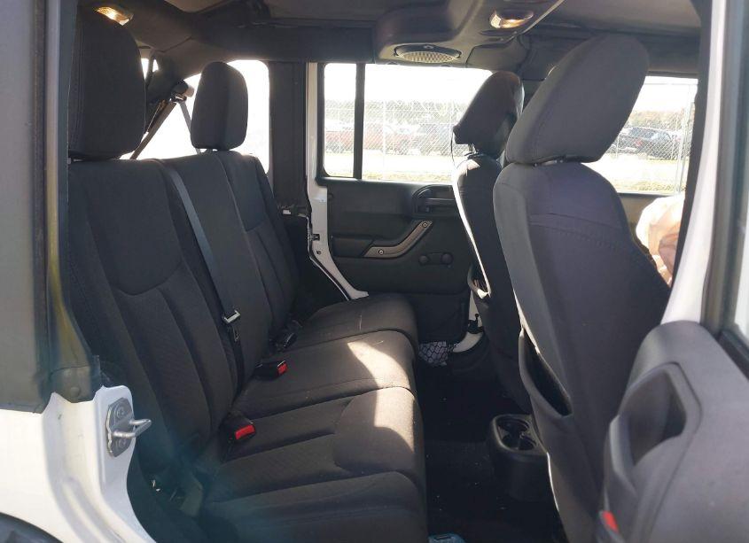 Photo 8 of 2014 Jeep Wrangler UNLIMITED SPORT (VIN 1C4BJWDG7EL309695)