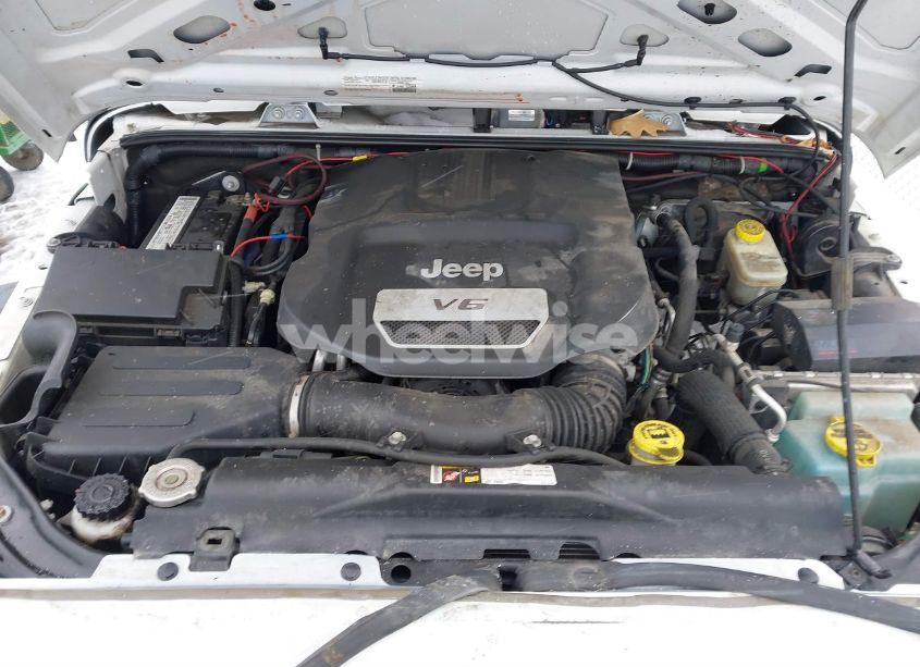 Photo 10 of 2015 Jeep Wrangler UNLIMITED SPORT (VIN 1C4BJWDG7FL521109)