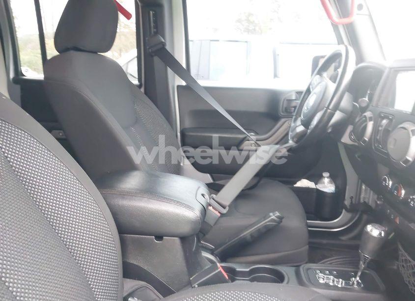 Photo 5 of 2016 Jeep Wrangler UNLIMITED BLACK BEAR (VIN 1C4BJWDG7GL102761)