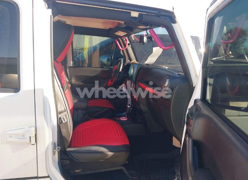 Photo 5 of 2016 Jeep Wrangler UNLIMITED SPORT (VIN 1C4BJWDG7GL117986)