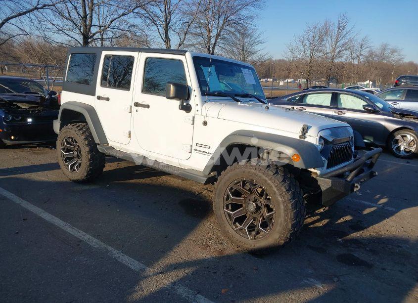 2016 Jeep Wrangler UNLIMITED SPORT (VIN 1C4BJWDG7GL316102) main photo