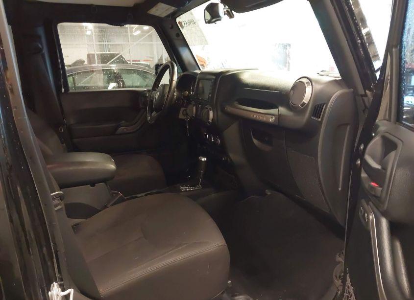 Photo 5 of 2017 Jeep Wrangler UNLIMITED SPORT 4X4 (VIN 1C4BJWDG7HL696205)