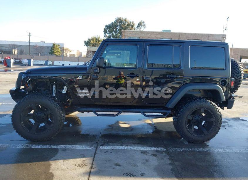 Photo 15 of 2018 Jeep Wrangler JK UNLIMITED SPORT 4X4 (VIN 1C4BJWDG7JL818843)